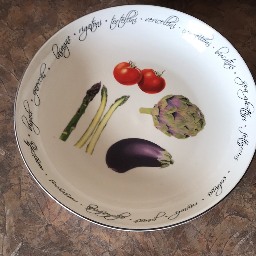 Maxwell Williams designer pasta serving bowl